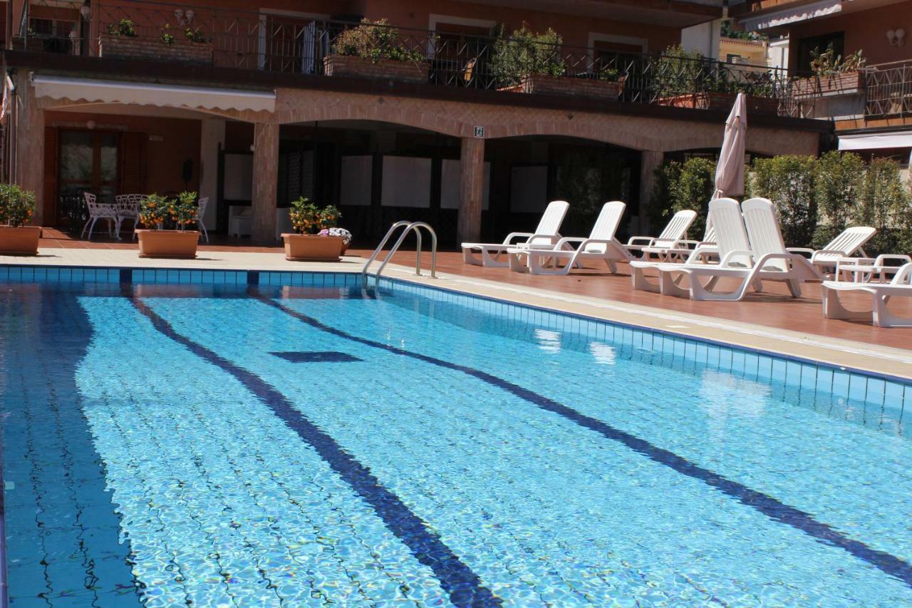 Taormina Hotel Calipso Mazzeo Kültér fotó